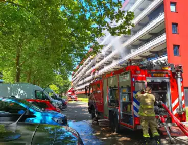 Bewoners ontkomen aan brand