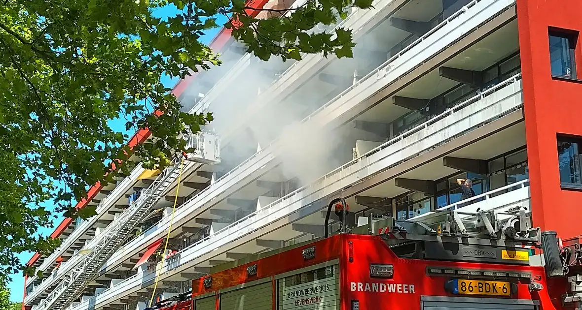 Bewoners ontkomen aan brand - Foto 5