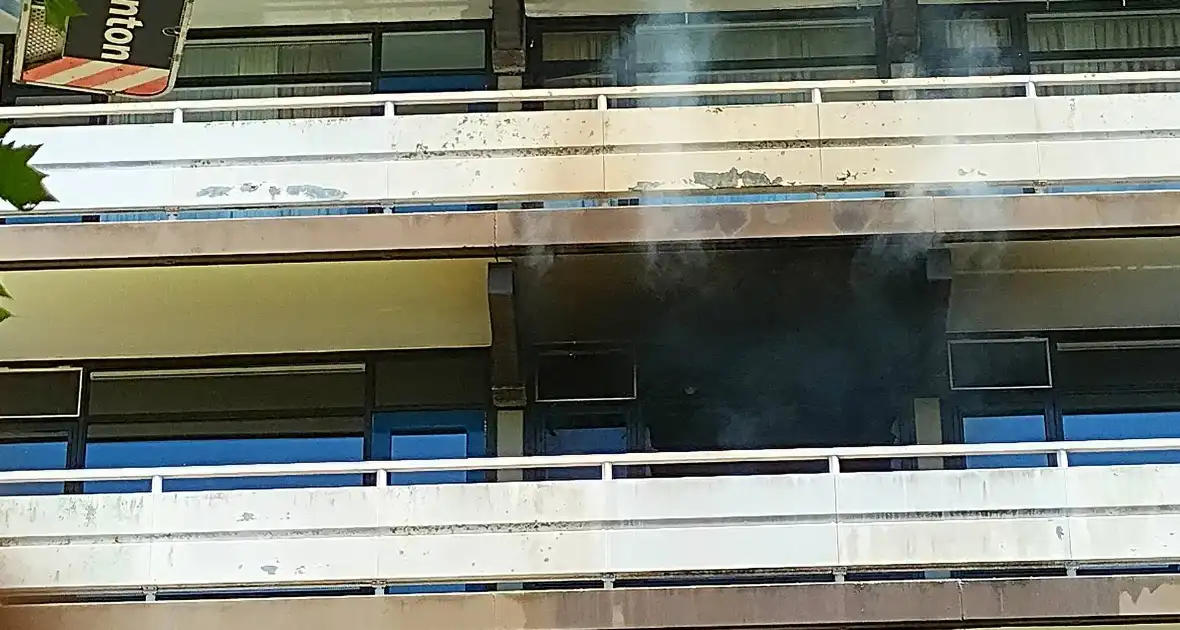 Bewoners ontkomen aan brand - Foto 7