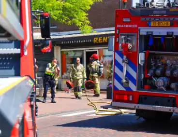 Brand in dierenwinkel snel geblust