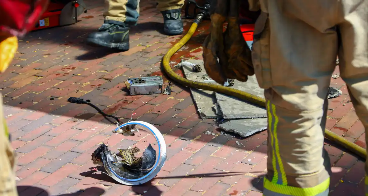 Brand in dierenwinkel snel geblust - Foto 7