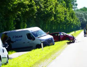 Voertuigen zwaar beschadigd na aanrijding