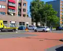 Auto klem op betonblok