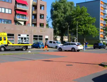 Auto klem op betonblok