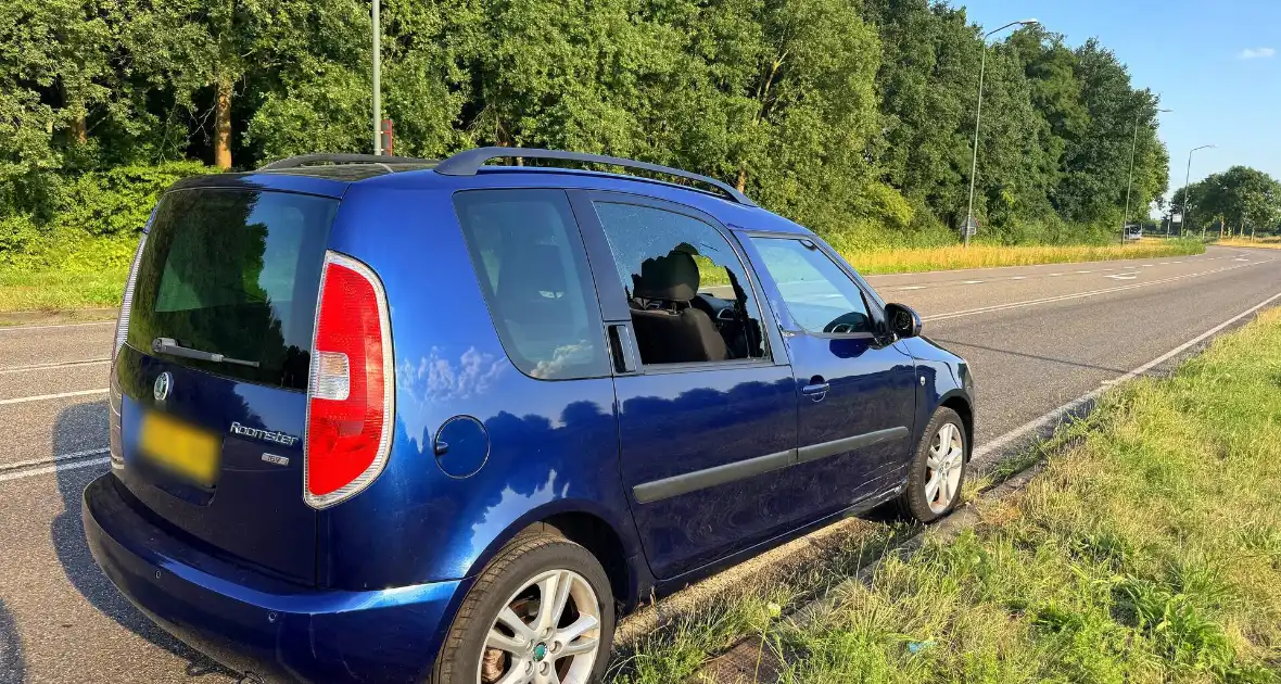 Scooter botst met auto tijdens oversteken - Foto 2