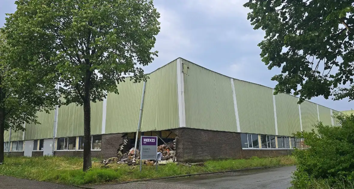 Ravage door noodweer, dak stort in - Foto 3