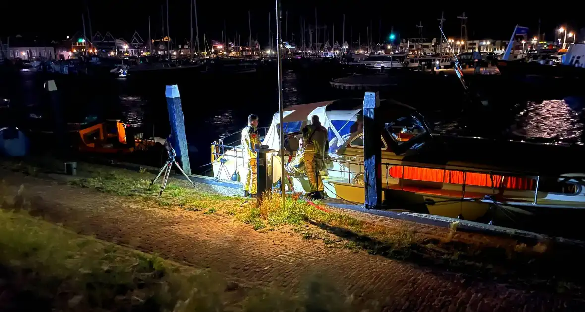 Brandweer dicht lek in schip - Foto 7