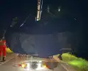 Auto belandt in sloot in nachtelijke uren