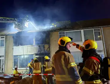 Rijtjeshuis verwoest door uitslaande brand na explosie