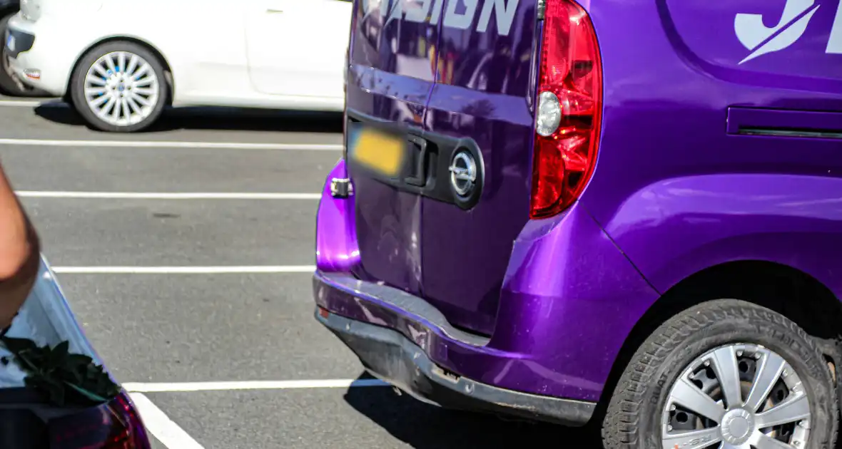 Voertuigen komen in botsing, geen gewonden - Foto 1