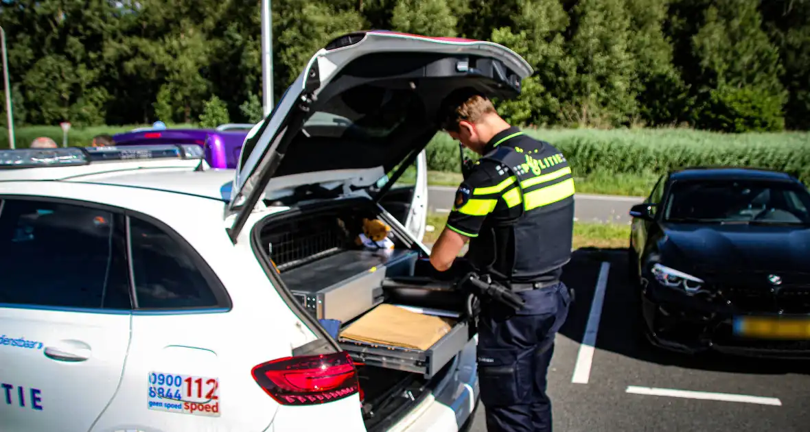 Voertuigen komen in botsing, geen gewonden - Foto 4