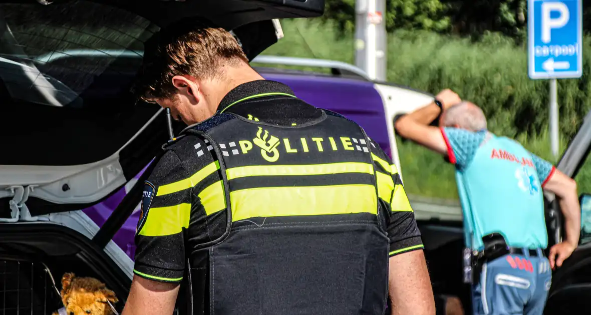 Voertuigen komen in botsing, geen gewonden - Foto 6