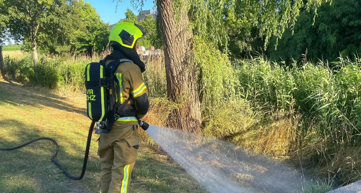 Vlammen gedoofd door buurtbewoners