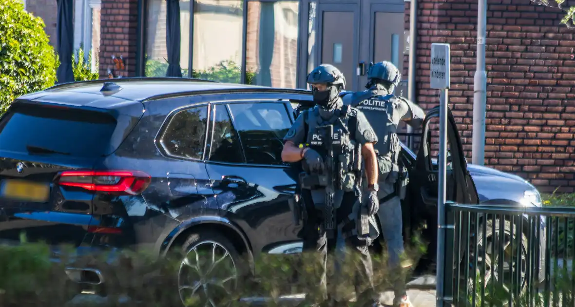 Onderhandelaar voorkomt tragedie - Foto 6
