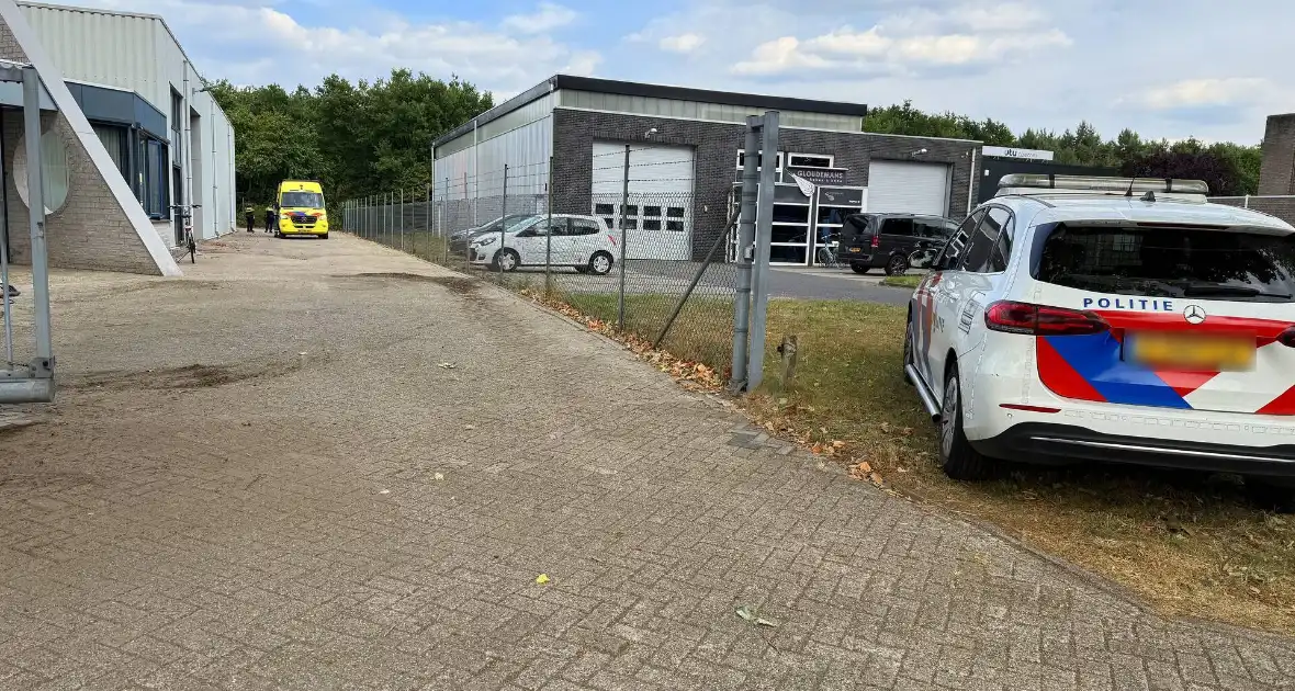 Bestuurder gewond na omgevallen schovel - Foto 2