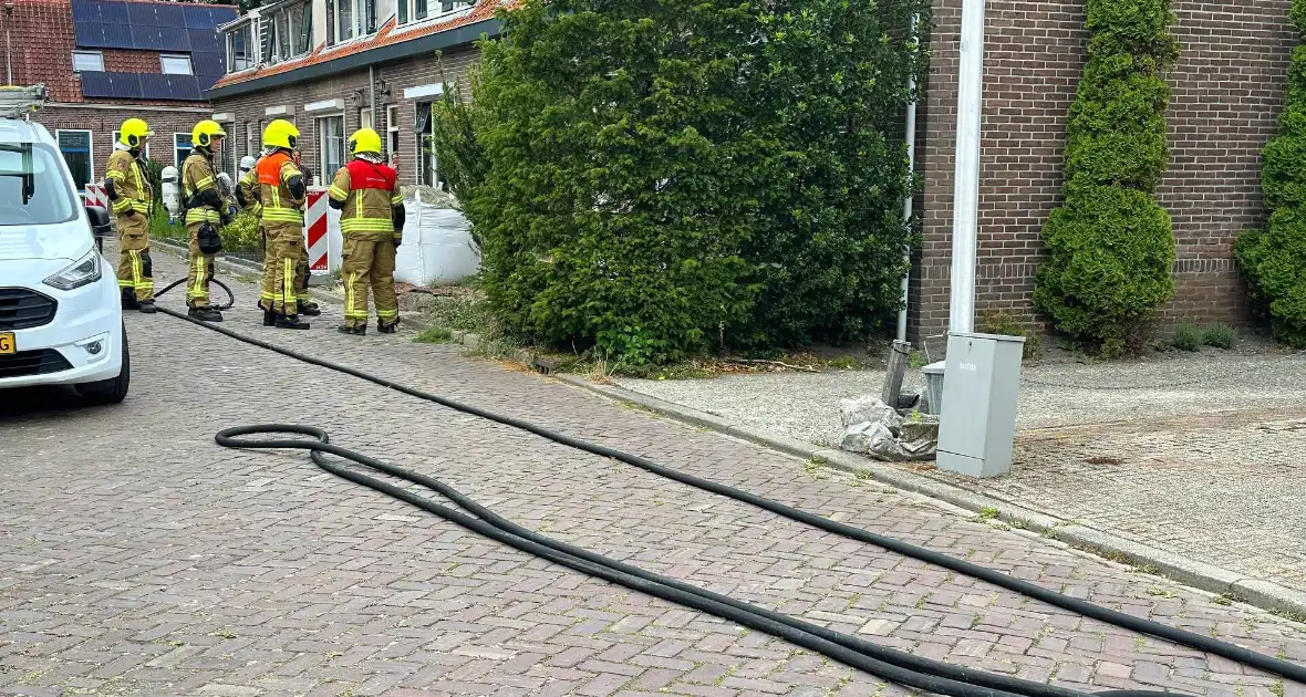 Brandweer forceert deur wegens gaslucht