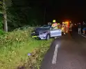 Automobiliste botst op afgebroken tak
