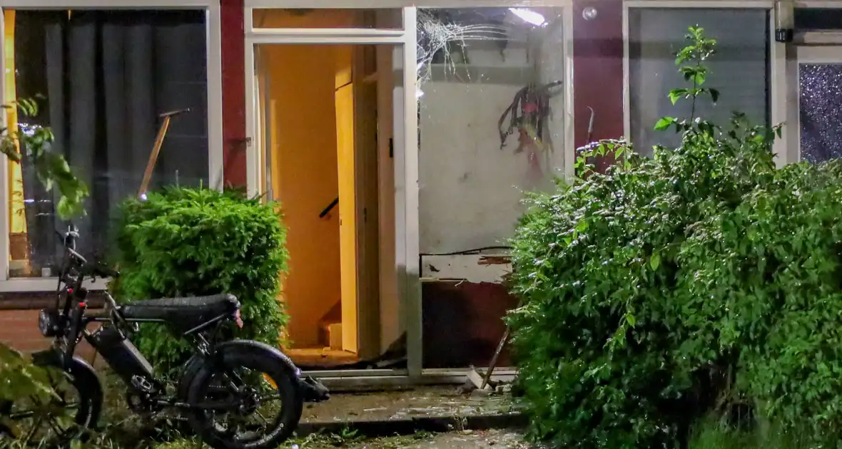 Explosie en brand verontrusten omwonenden - Foto 2