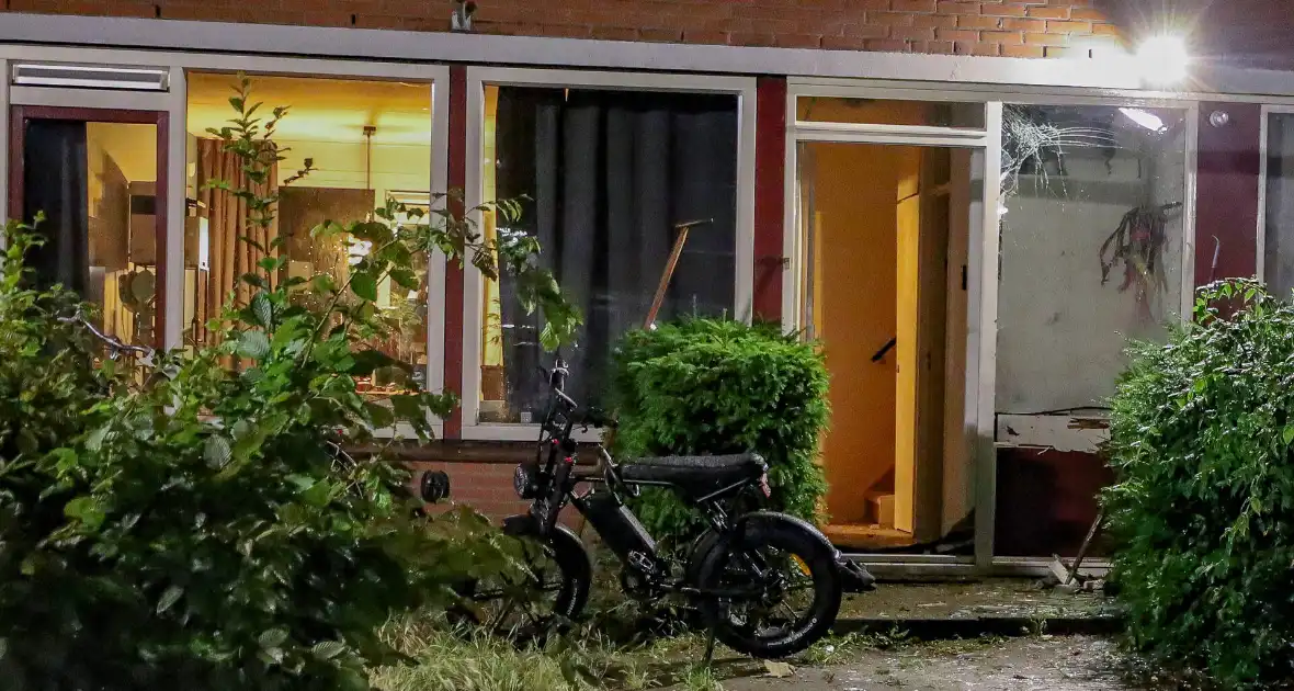 Explosie en brand verontrusten omwonenden - Foto 4