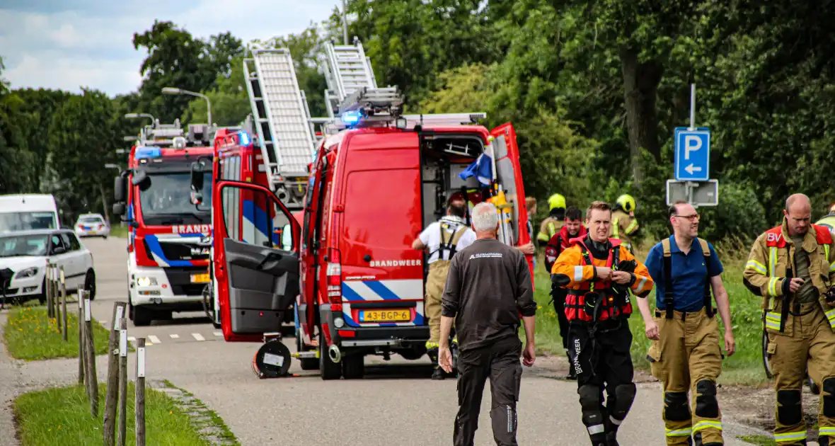 Persoonwagen eindigt in sloot - Foto 3