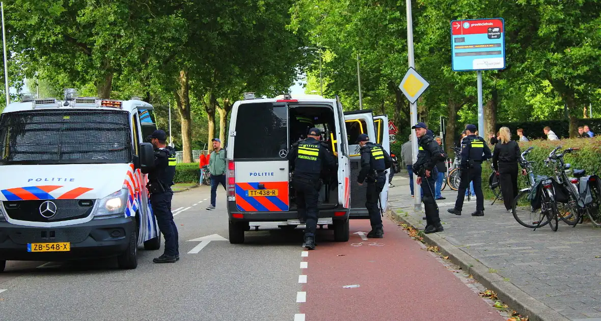 Mobiele eenheid ingezet bij protest - Foto 7