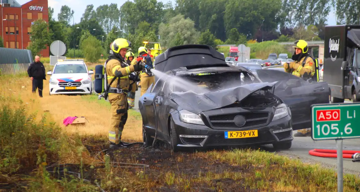 autobrand leidt tot snelwegafsluiting
