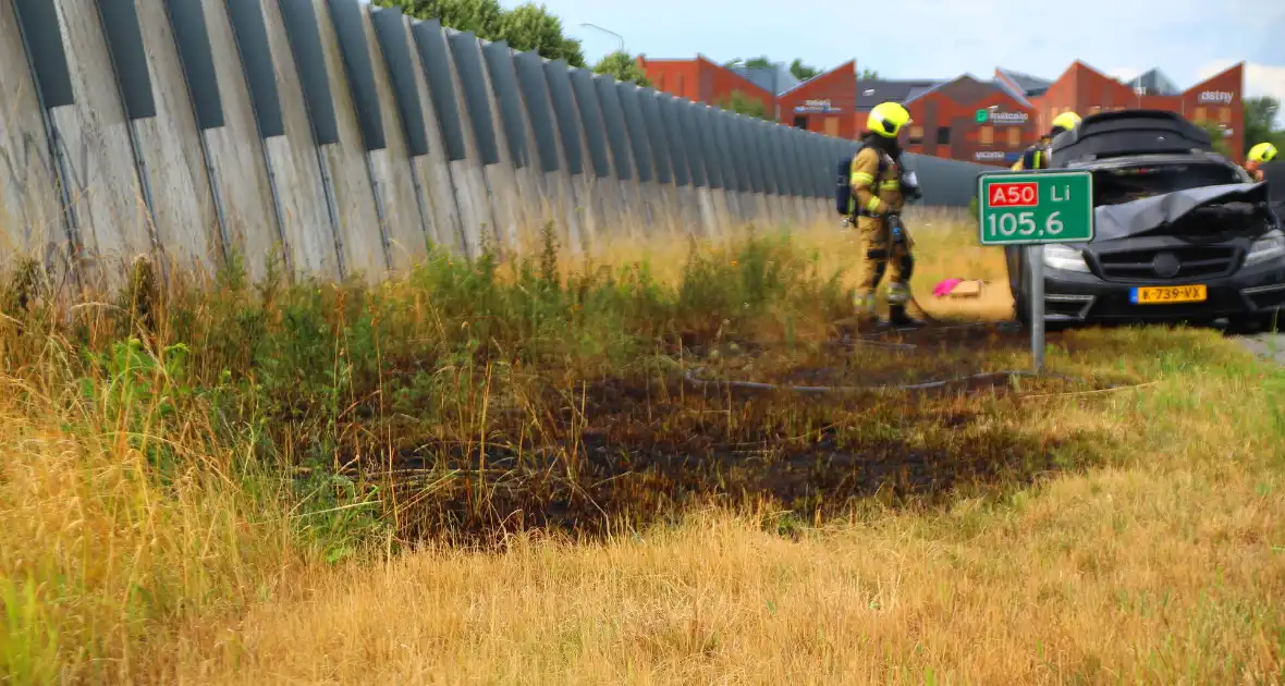 autobrand leidt tot snelwegafsluiting - Foto 1