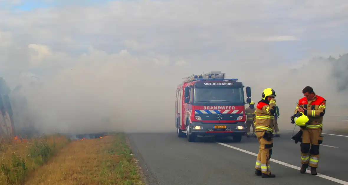 autobrand leidt tot snelwegafsluiting - Foto 6