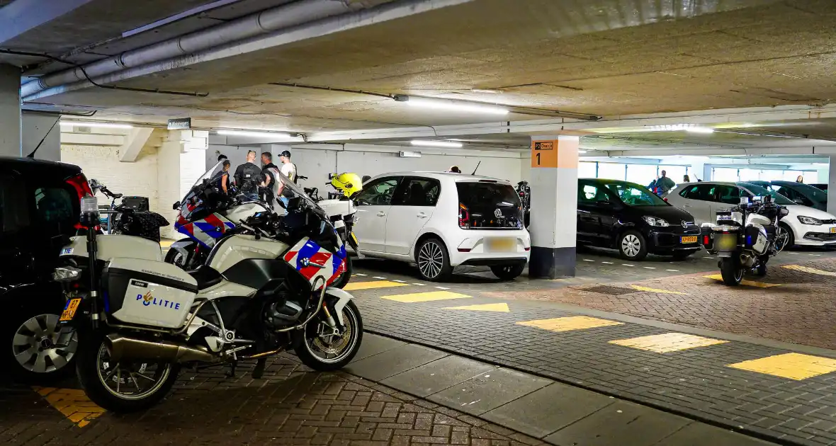 Politie-actie na wapenmelding winkelcentrum - Foto 2
