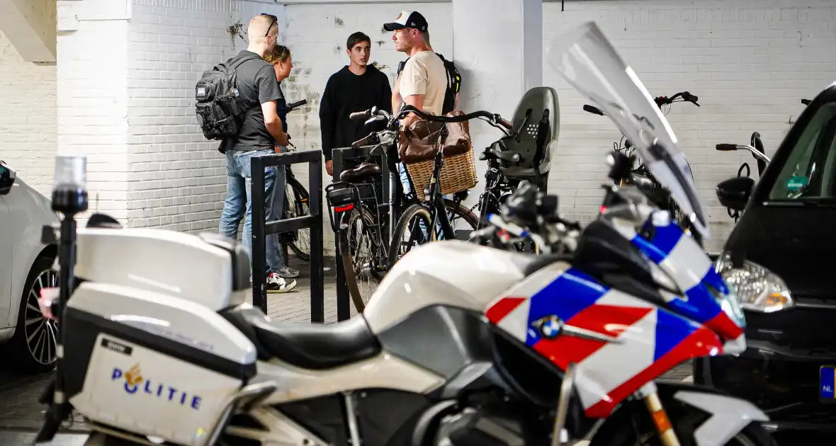 Politie-actie na wapenmelding winkelcentrum - Foto 8