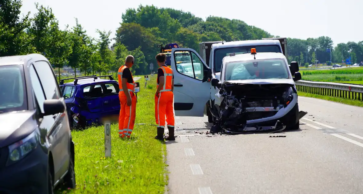 Kettingbotsing met vijf voertuigen