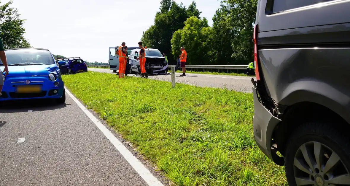 Kettingbotsing met vijf voertuigen - Foto 4