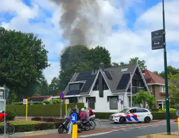 Brand in bijgebouw snel opgeschaald