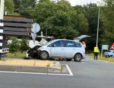 Aanrijding vrachtwagen en auto