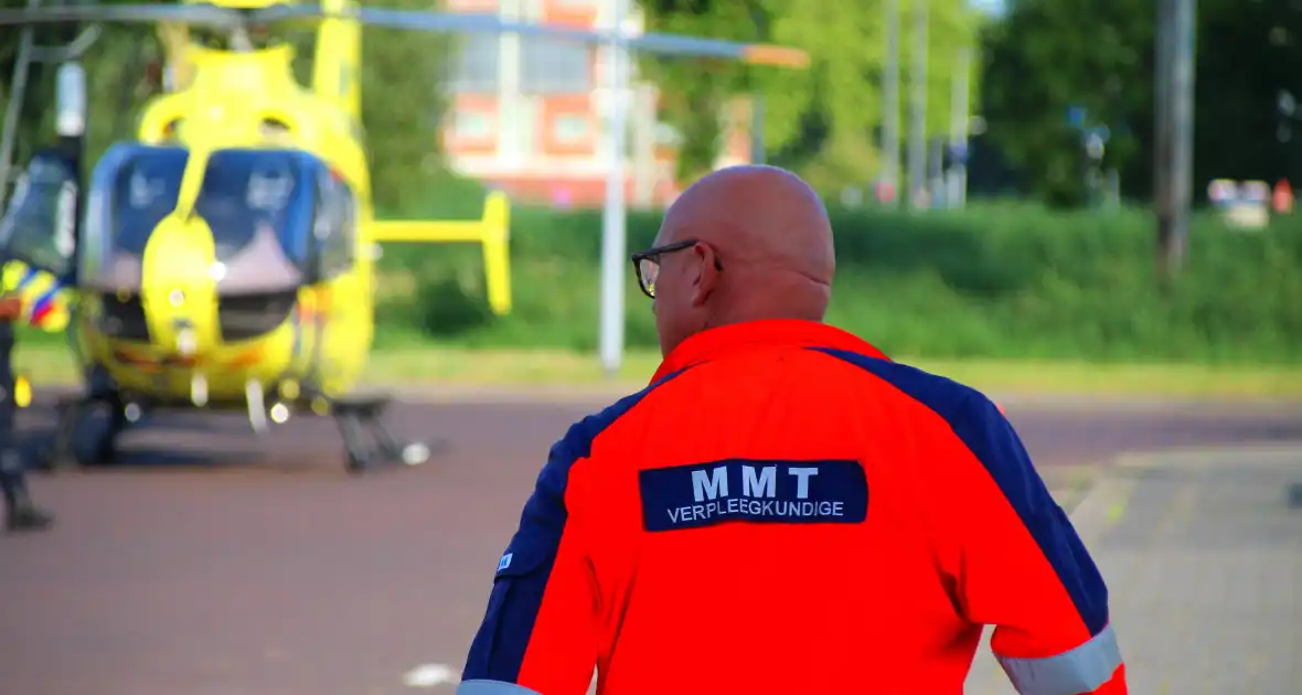 Zwaargewonde bij aanrijding met lijnbus - Foto 5