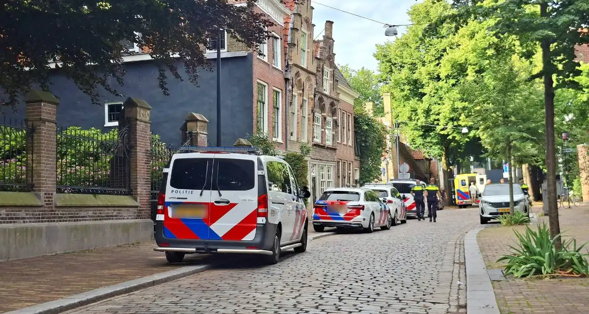 Twee scooterrijders gecontroleerd na botsing
