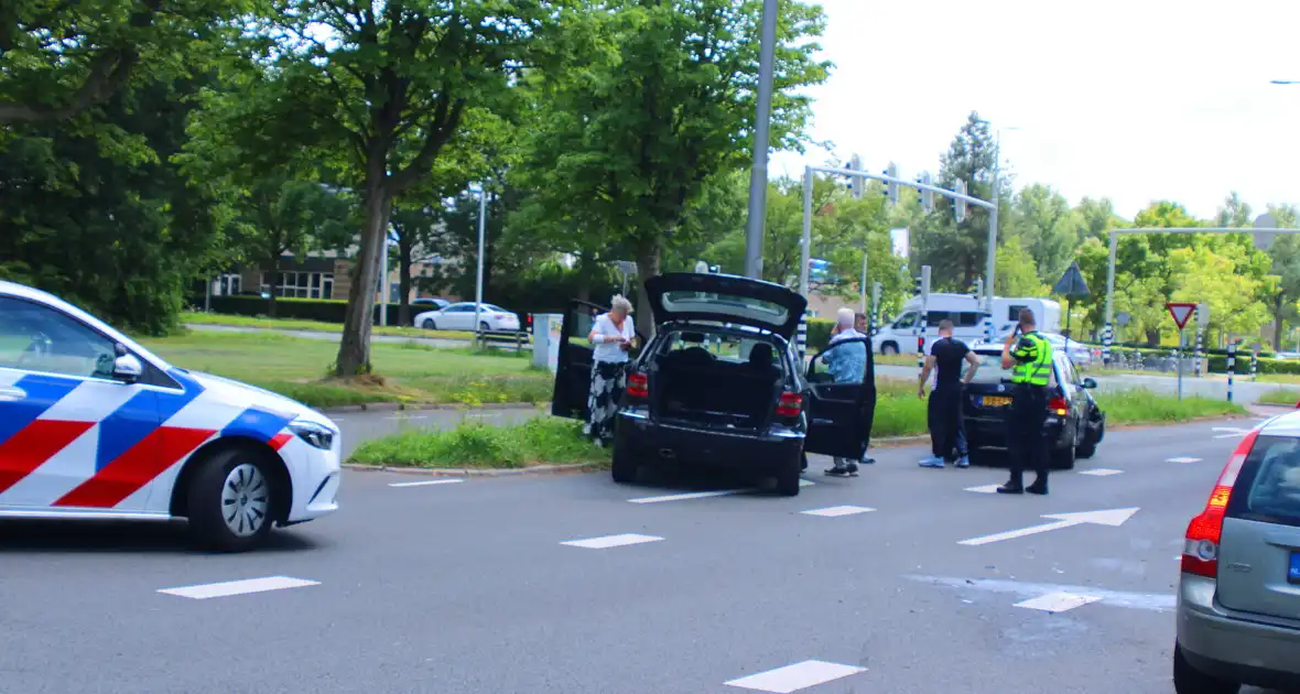 Auto's beschadigd in aanrijding