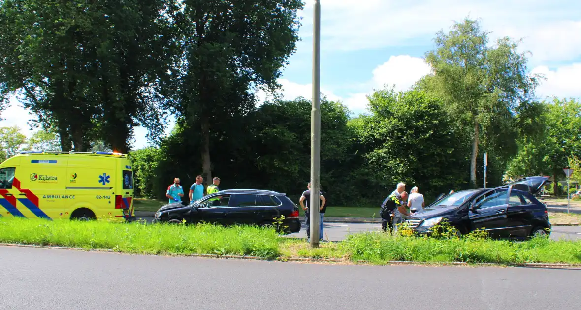 Auto's beschadigd in aanrijding - Foto 6