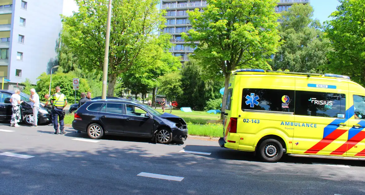 Auto's beschadigd in aanrijding - Foto 8