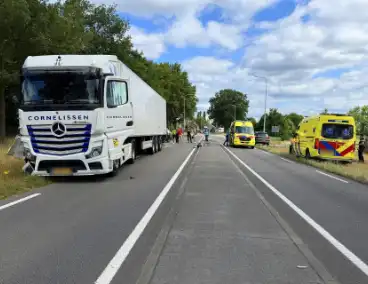 Botsing met vrachtwagen leidt tot zwaargewonde
