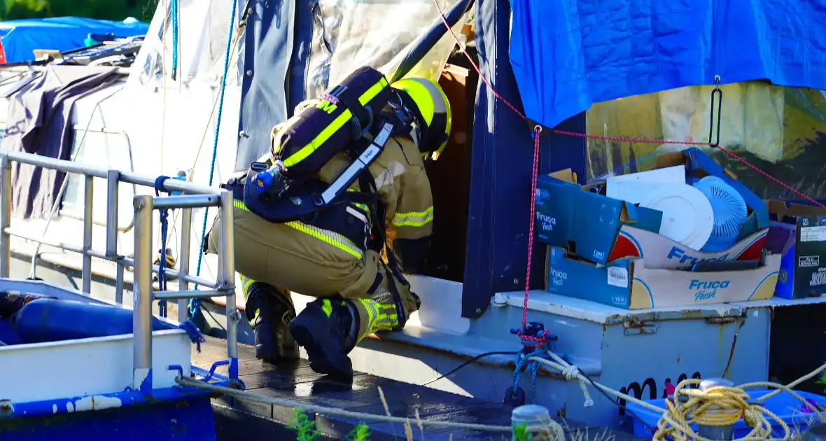 Brandweer onderzoekt geur, zorgen om welzijn dieren - Foto 1