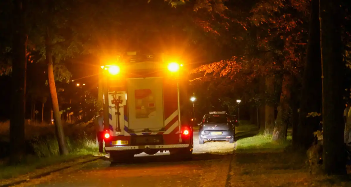 Voordeur van woning beschadigd na explosie - Foto 5