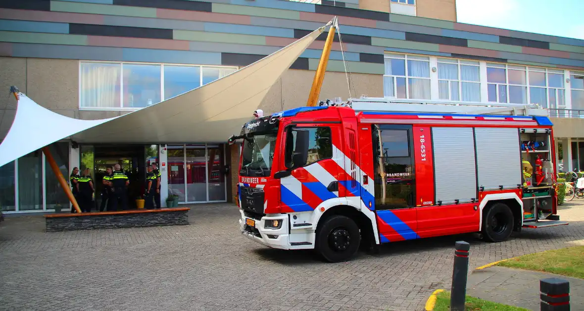 Brandweer schaalt op bij brandmelding in woon- en zorgcentrum