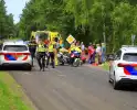 Wielrenner zwaargewond bij aanrijding, zoekactie naar bestuurder