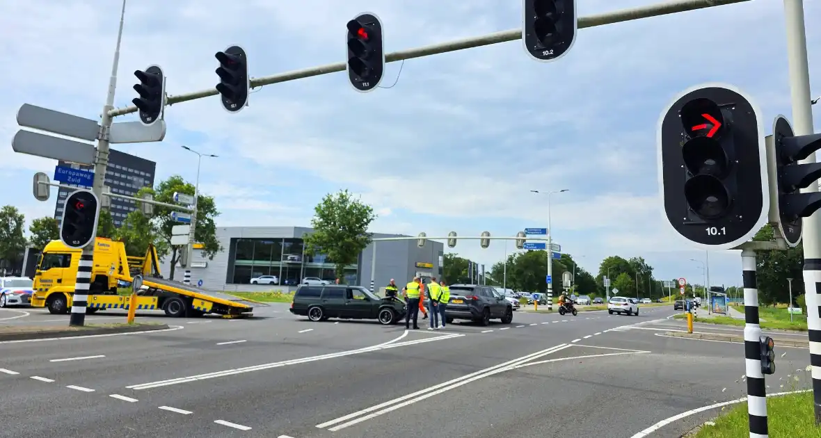 Gewonde bij ongeval met twee auto's - Foto 1