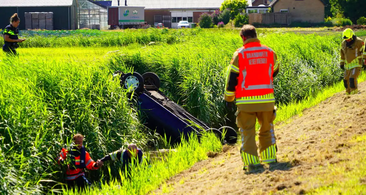 Inzittenden verlaten ongevalslocatie