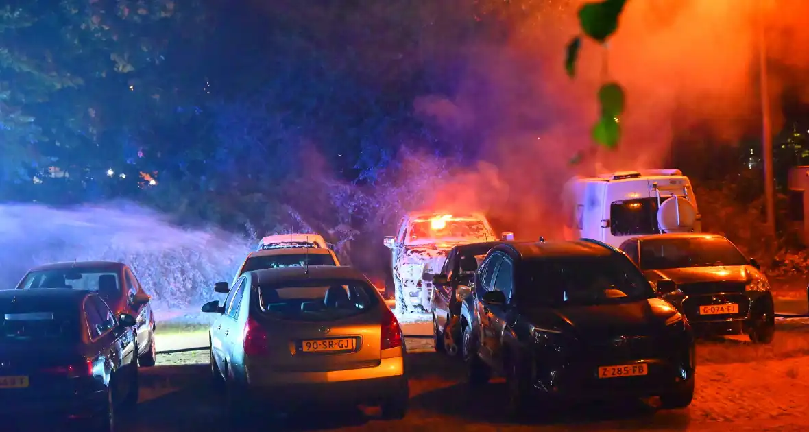 Voertuigbrand veroorzaakt grote schade - Foto 13