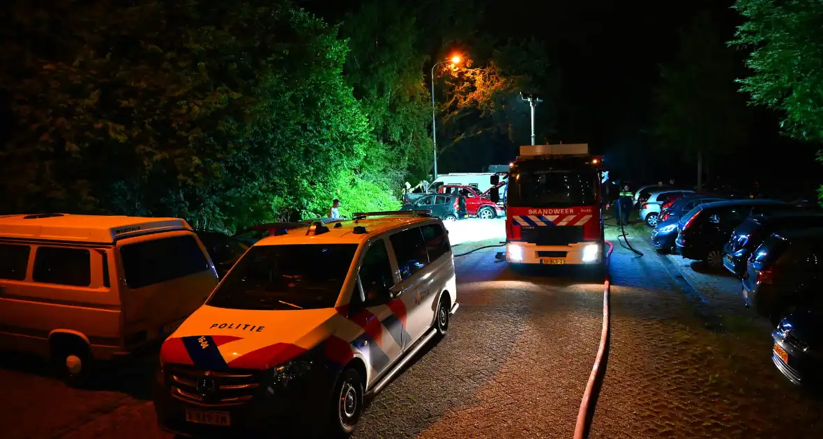 Voertuigbrand veroorzaakt grote schade - Foto 5