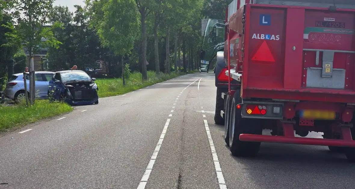 Ongeluk met tractor, auto en microcar - Foto 4