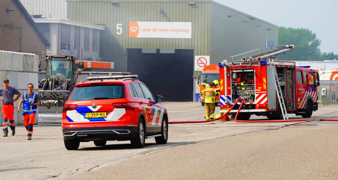 Brand in recyclinghal - Foto 3